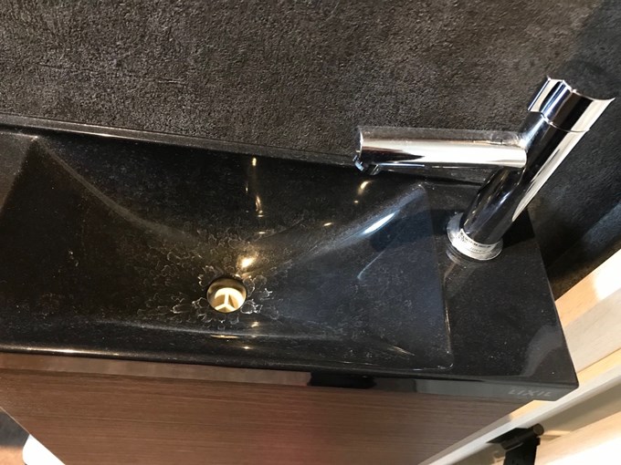 手洗い器の水垢20181213