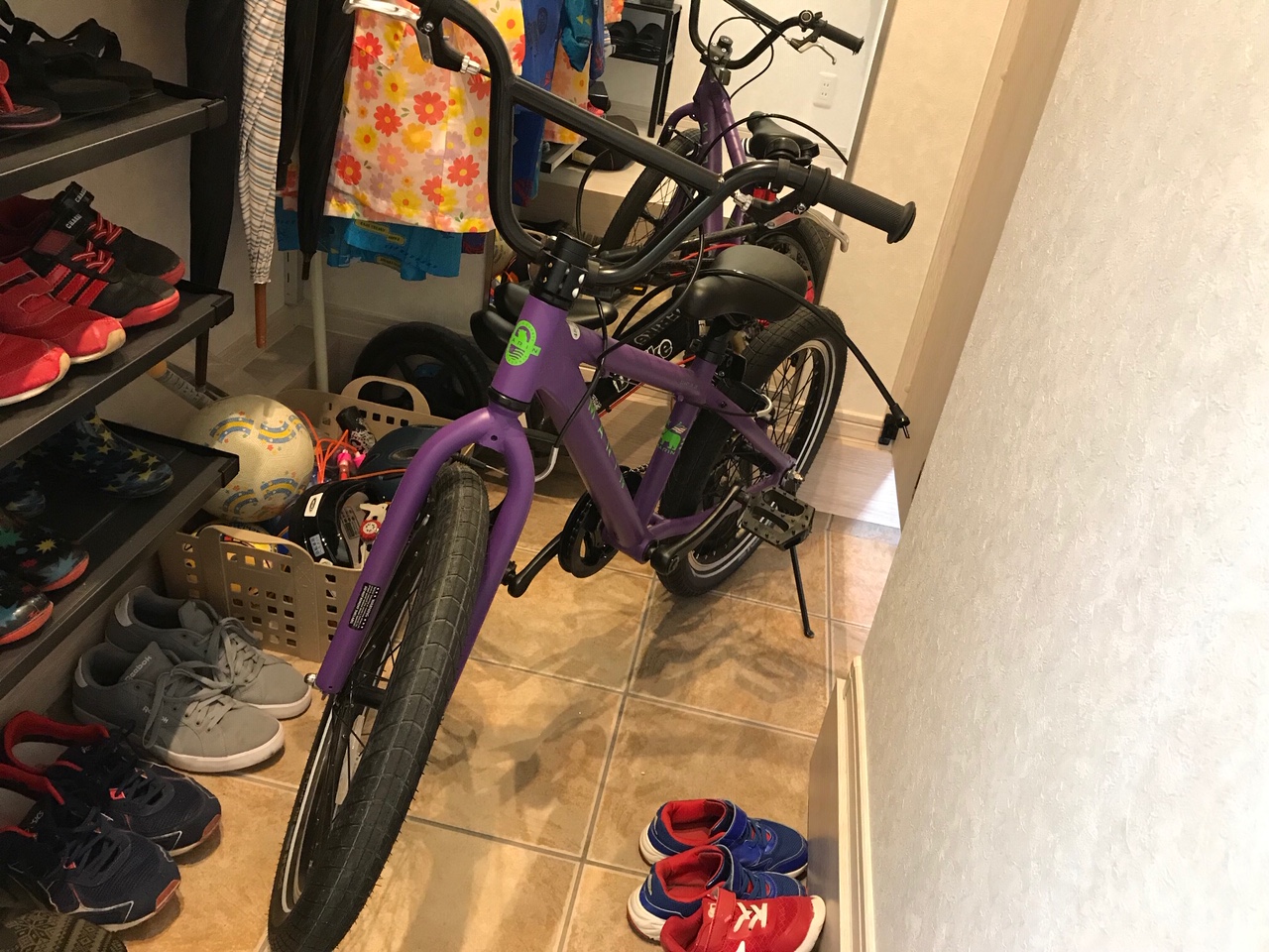 物置倉庫を買おうかな。