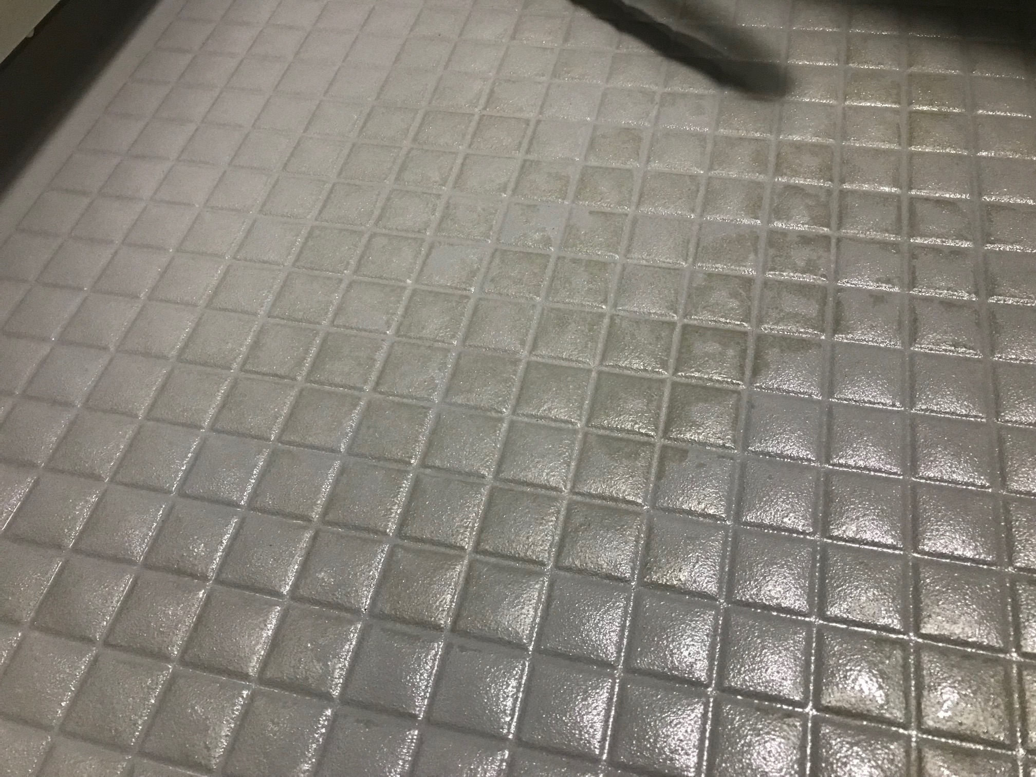 面倒なUBの床の頑固な汚れを落とす方法