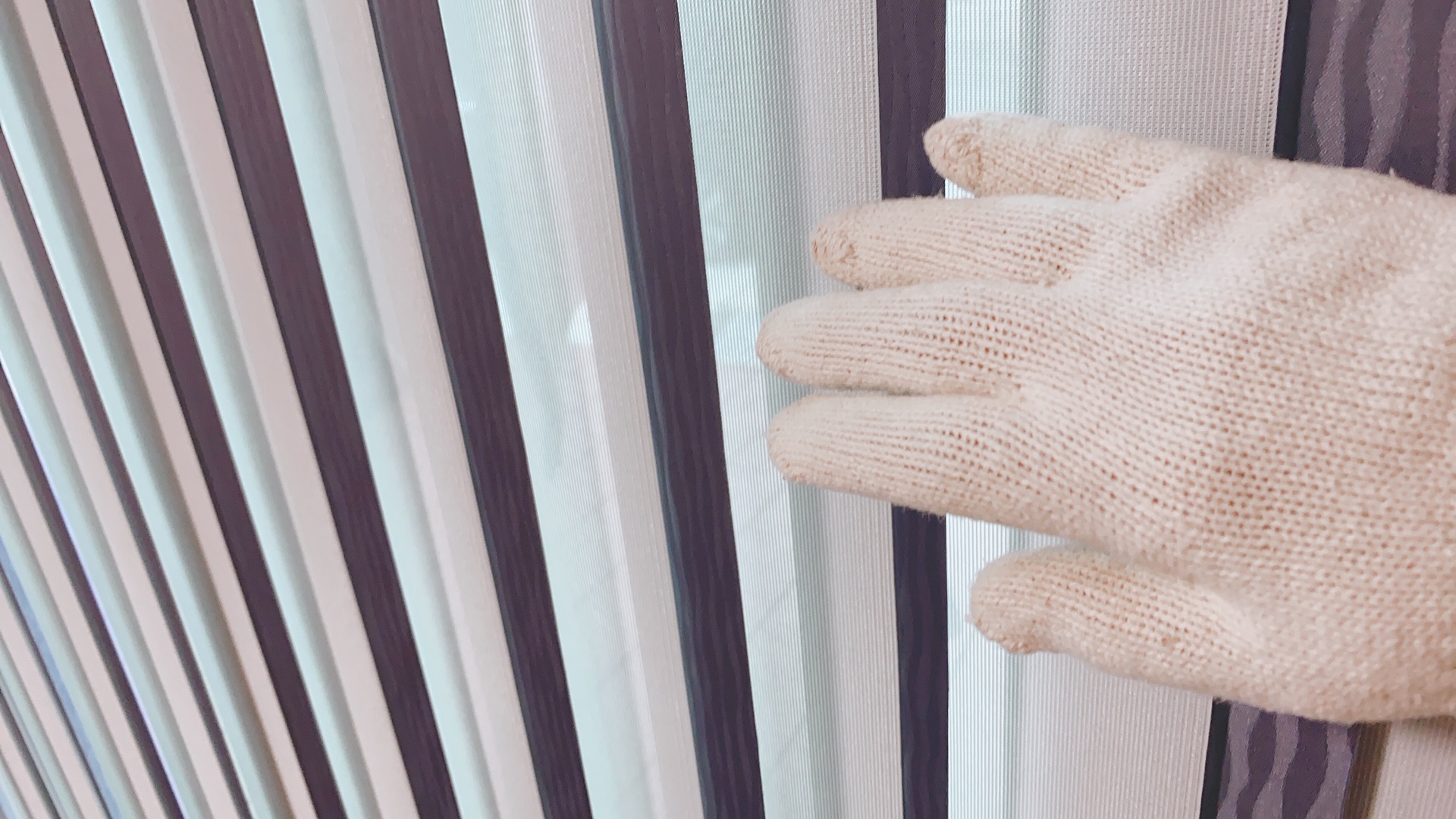 縦型ブラインドのお手入れ、どうすれば？