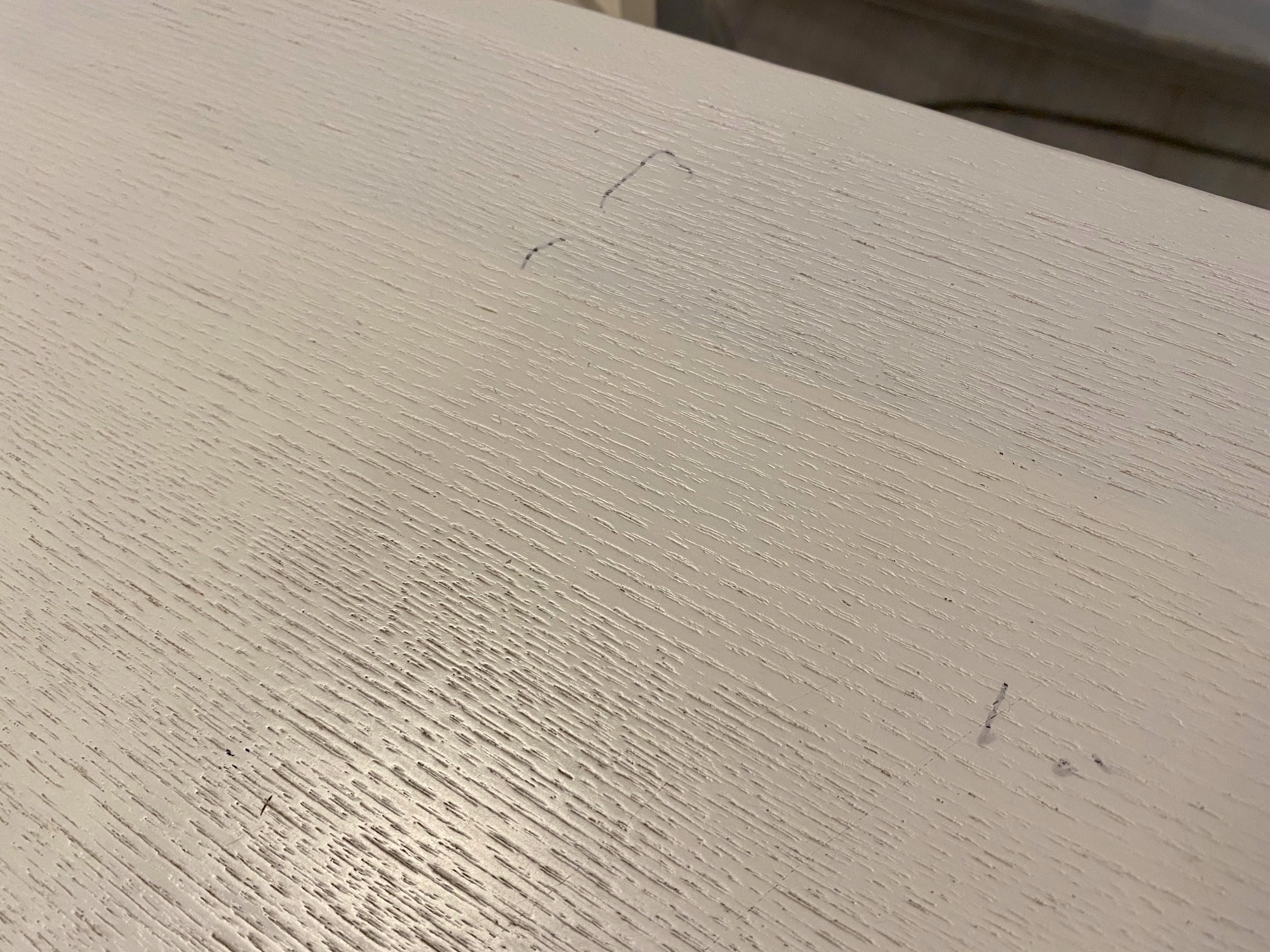 机の落書きの消し方