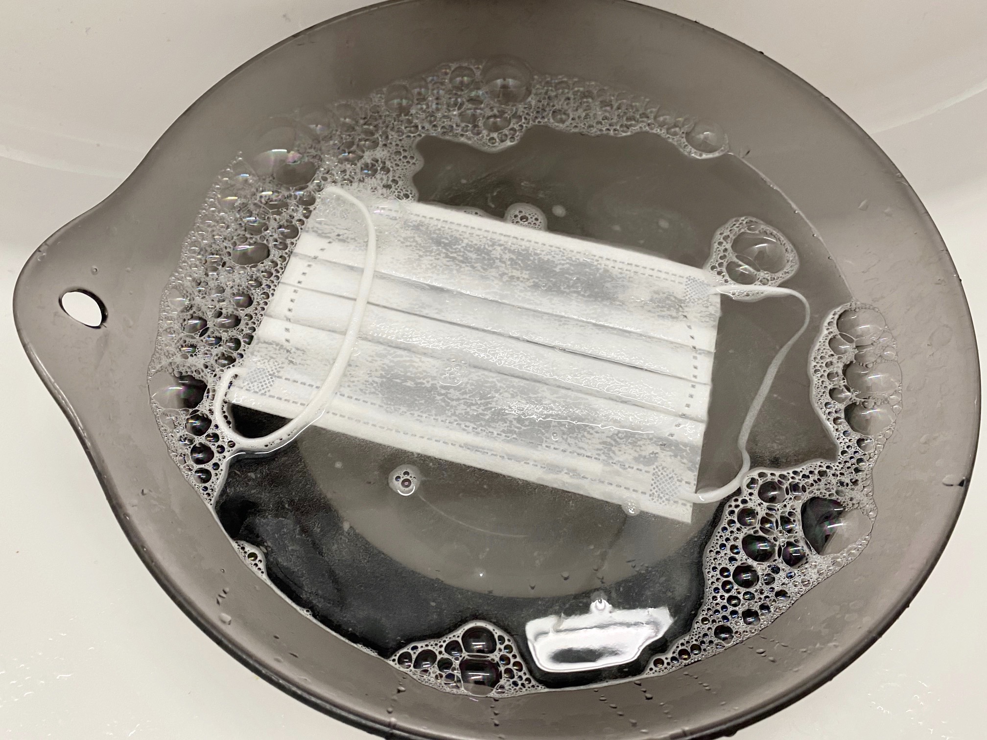 使い捨てマスクの洗い方をご紹介