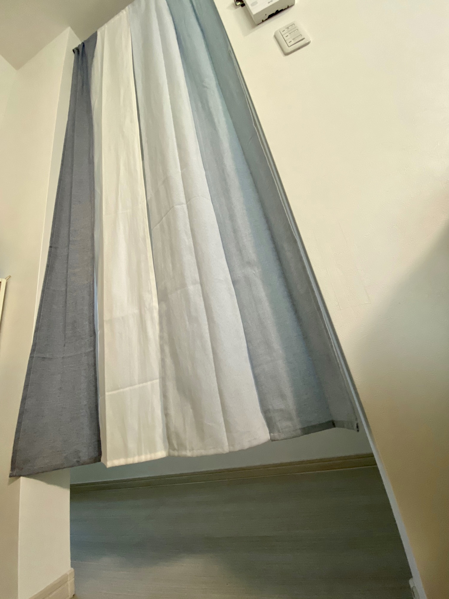 暖簾で模様替え